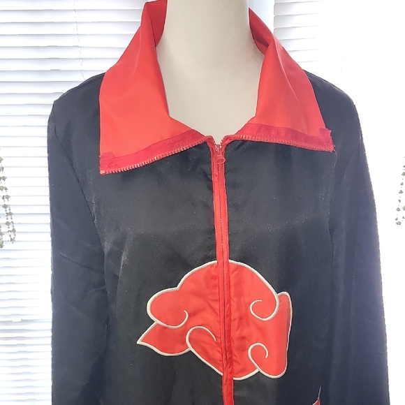 Black and Red Cloak with Cloud Design - Picture 4 of 4
